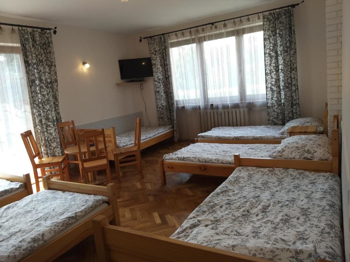 Хостелы Hostel Rumiankowy - Airport Hostel Вроцлав